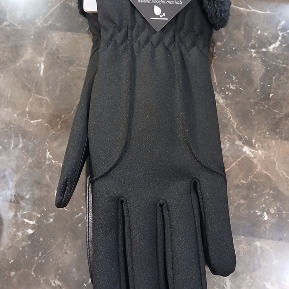 Isotoner Black Women's Gloves - Picture 5 of 10